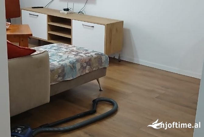 Shtepi me qera Apartament ne Tirane, 1+1, Mobilimi E mobiluar, Pagesa 600  Euro.