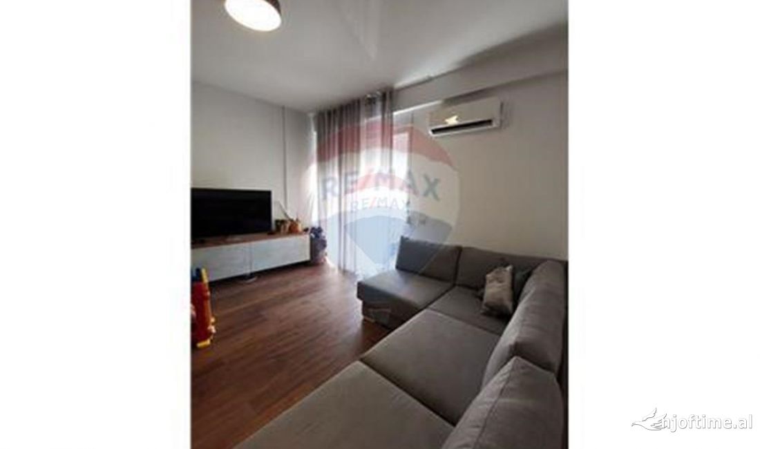 Shtepi ne shitje Apartament ne Tirane, 1+1, Mobilimi E mobiluar, Pagesa 166,300  Euro.