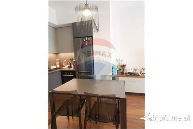 Shtepi ne shitje Apartament ne Tirane, 1+1, Mobilimi E mobiluar, Pagesa 166,300  Euro.