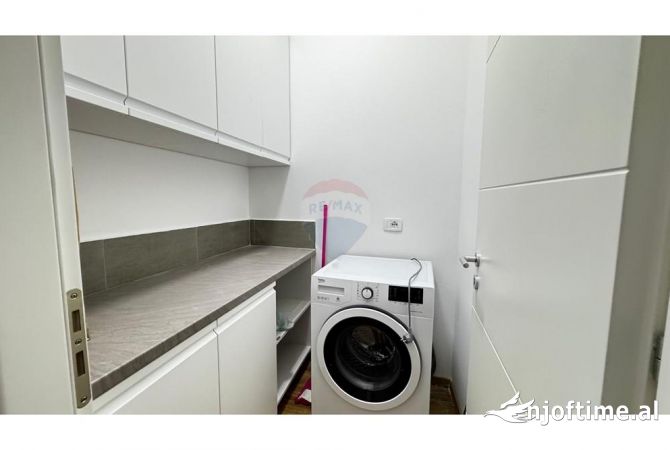 Shtepi me qera Apartament ne Tirane, 1+1, Mobilimi E mobiluar, Pagesa 1,200  Euro.