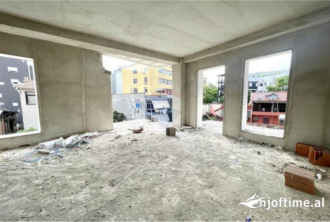 Shtepi ne shitje Apartament ne Tirane, 1+1, Mobilimi E mobiluar, Pagesa 99,900  Euro.