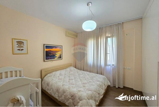 Shtepi me qera Apartament ne Tirane, 2+1, Mobilimi E mobiluar, Pagesa 850  Euro.