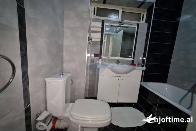 Shtepi me qera Apartament ne Tirane, 2+1, Mobilimi E mobiluar, Pagesa 750  Euro.