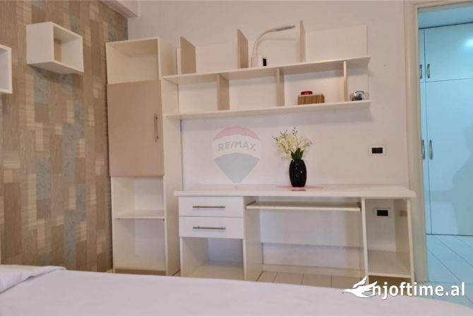 Shtepi me qera Apartament ne Tirane, 2+1, Mobilimi E mobiluar, Pagesa 750  Euro.