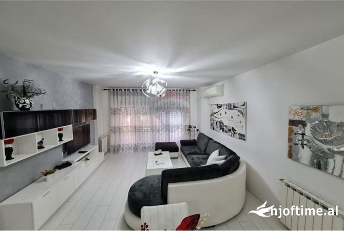 Shtepi me qera Apartament ne Tirane, 2+1, Mobilimi E mobiluar, Pagesa 750  Euro.