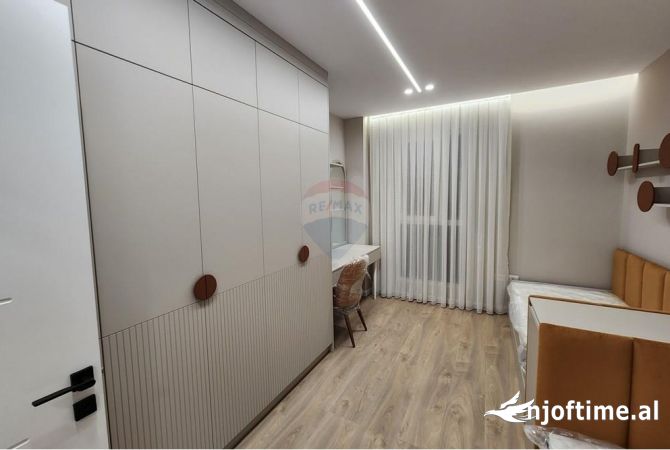 Shtepi me qera Apartament ne Tirane, 2+1, Mobilimi E mobiluar, Pagesa 900  Euro.