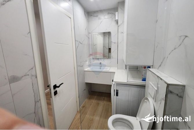 Shtepi me qera Apartament ne Tirane, 2+1, Mobilimi E mobiluar, Pagesa 900  Euro.