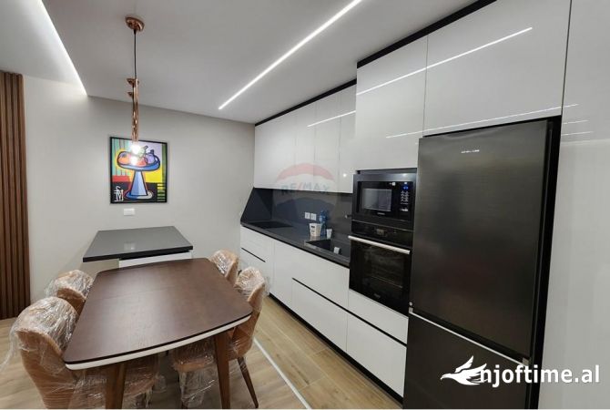 Shtepi me qera 2+1 ne Tirane - 900 Euro