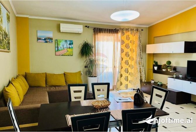 Shtepi me qera Apartament ne Tirane, 2+1, Mobilimi E mobiluar, Pagesa 600  Euro.