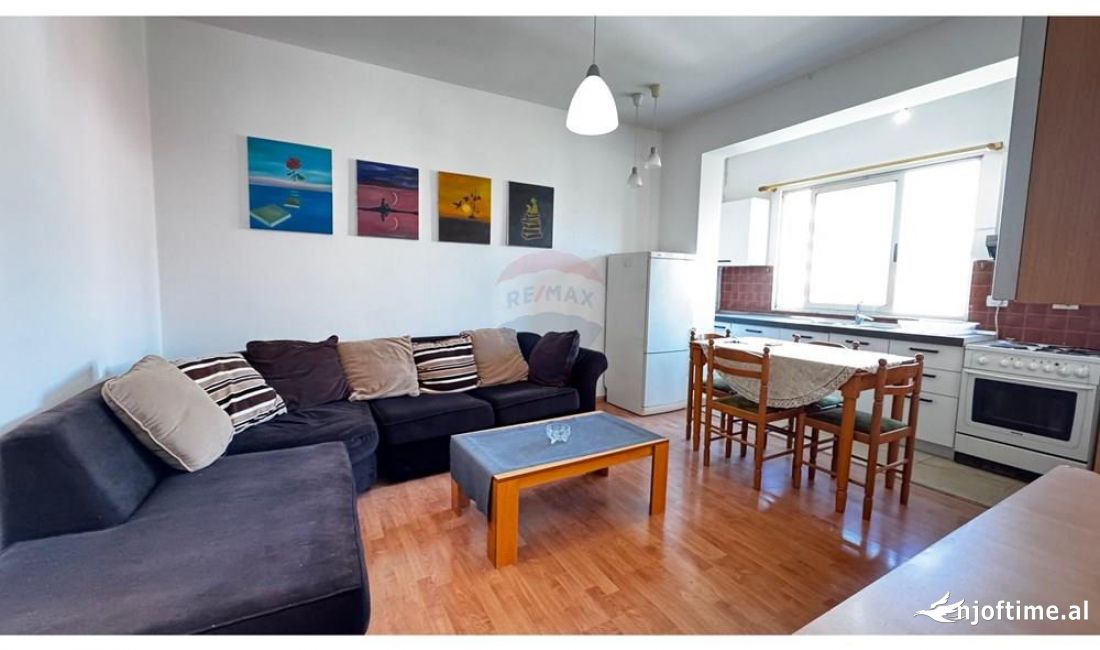 Shtepi me qera Apartament ne Tirane, 2+1, Mobilimi E mobiluar, Pagesa 550  Euro.