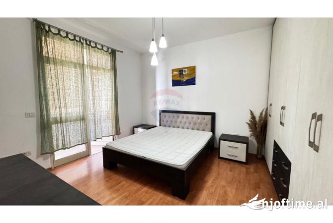 Shtepi me qera Apartament ne Tirane, 2+1, Mobilimi E mobiluar, Pagesa 550  Euro.