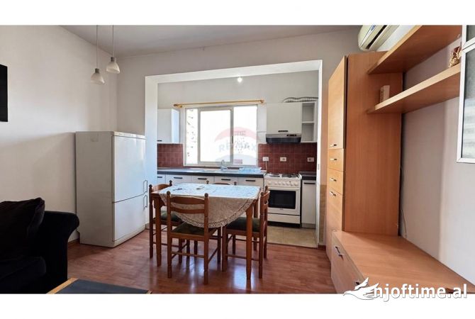 Shtepi me qera Apartament ne Tirane, 2+1, Mobilimi E mobiluar, Pagesa 550  Euro.