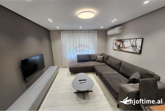 Shtepi me qera Apartament ne Tirane, 2+1, Mobilimi E mobiluar, Pagesa 900  Euro.