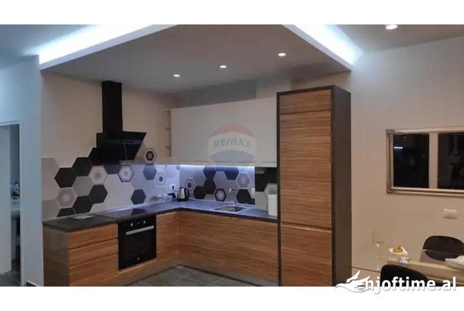 Shtepi me qera Apartament ne Tirane, 2+1, Mobilimi E mobiluar, Pagesa 1,000  Euro.