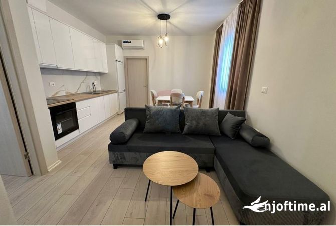 Shtepi me qera Apartament ne Tirane, 2+1, Mobilimi E mobiluar, Pagesa 550  Euro.