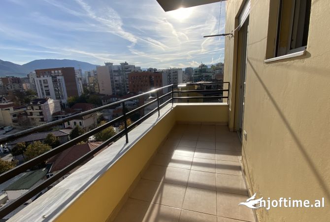 Shtepi me qera Apartament ne Tirane, 2+1, Mobilimi Bosh, pa mobiluar, Pagesa 450  Euro.