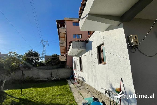 Shtepi ne shitje Shtepi Private ne Tirane, 3+1, Mobilimi E mobiluar, Pagesa 150,000  Euro.
