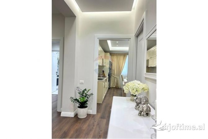 Shtepi me qera 2+1 ne Tirane - 1,200 Euro