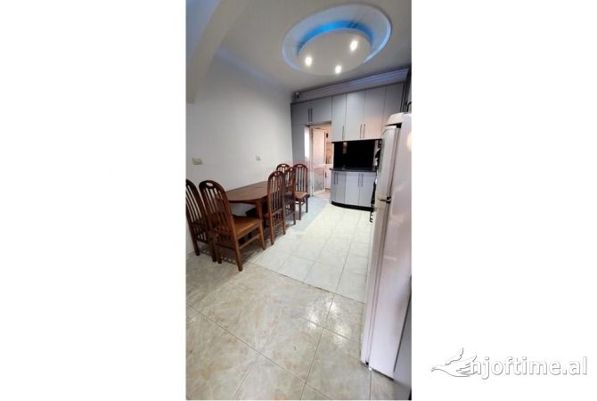 Shtepi me qera Apartament ne Tirane, 1+1, Mobilimi E mobiluar, Pagesa 500  Euro.