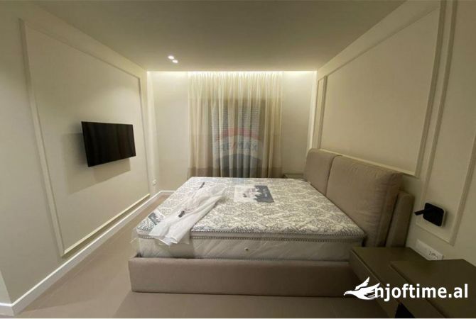 Shtepi me qera Apartament ne Tirane, 3+1, Mobilimi E mobiluar, Pagesa 1,800  Euro.