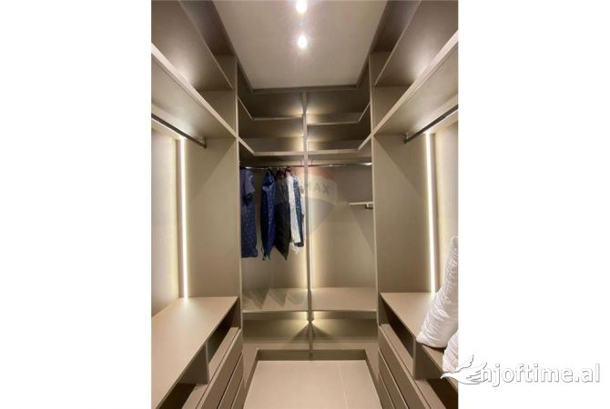 Shtepi me qera Apartament ne Tirane, 3+1, Mobilimi E mobiluar, Pagesa 1,800  Euro.