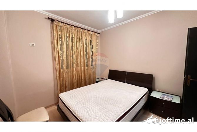 Shtepi me qera Apartament ne Tirane, 2+1, Mobilimi E mobiluar, Pagesa 700  Euro.