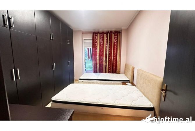 Shtepi me qera Apartament ne Tirane, 2+1, Mobilimi E mobiluar, Pagesa 700  Euro.