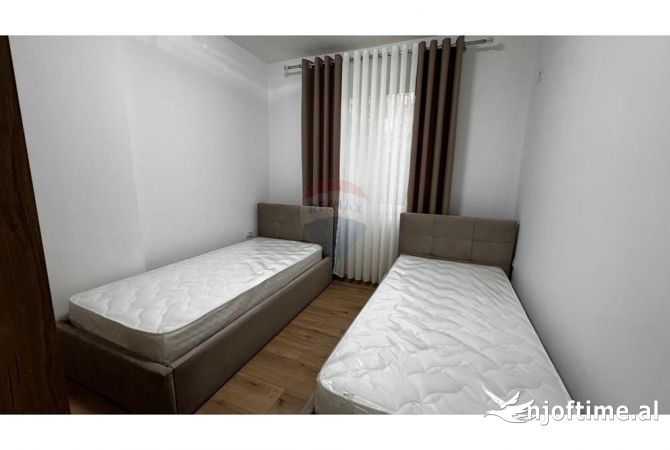 Shtepi me qera 2+1 ne Tirane - 700 Euro