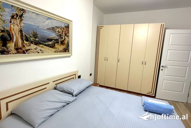 Shtepi me qera Apartament ne Tirane, 2+1, Mobilimi E mobiluar, Pagesa 750  Euro.