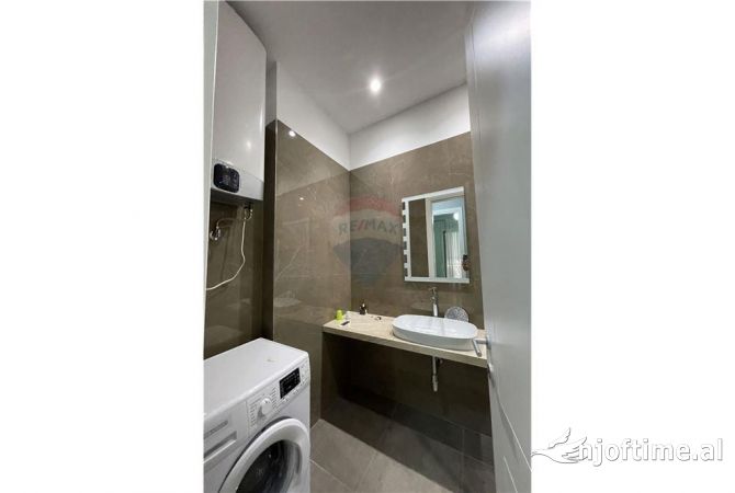 Shtepi me qera Apartament ne Tirane, 2+1, Mobilimi E mobiluar, Pagesa 1,200  Euro.