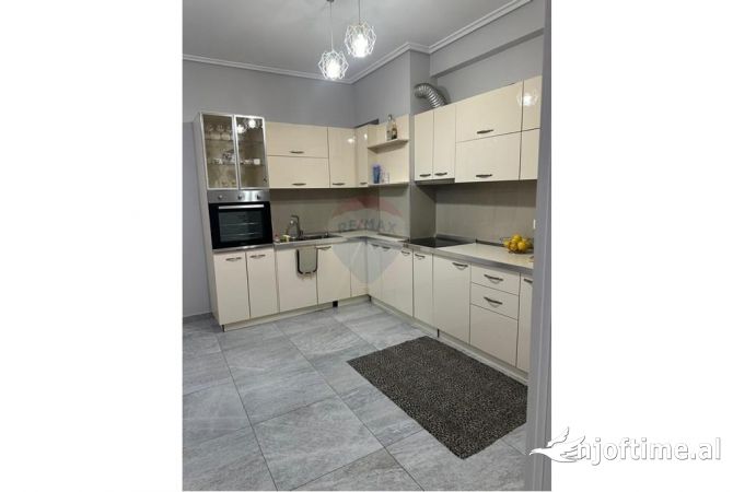APARTAMENT 2+1 ME QIRA TE KOMPLEKSI OLIMPIK!