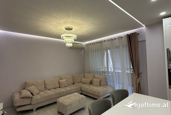 Shtepi me qera Apartament ne Tirane, 2+1, Mobilimi E mobiluar, Pagesa 800  Euro.