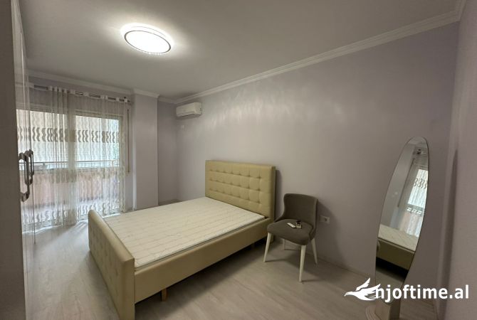 Shtepi me qera 2+1 ne Tirane - 800 Euro