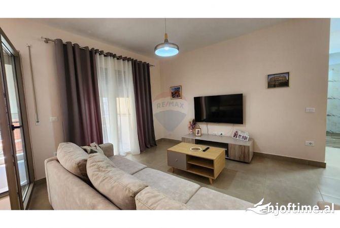 Shtepi me qera 1+1 ne Tirane - 750 Euro