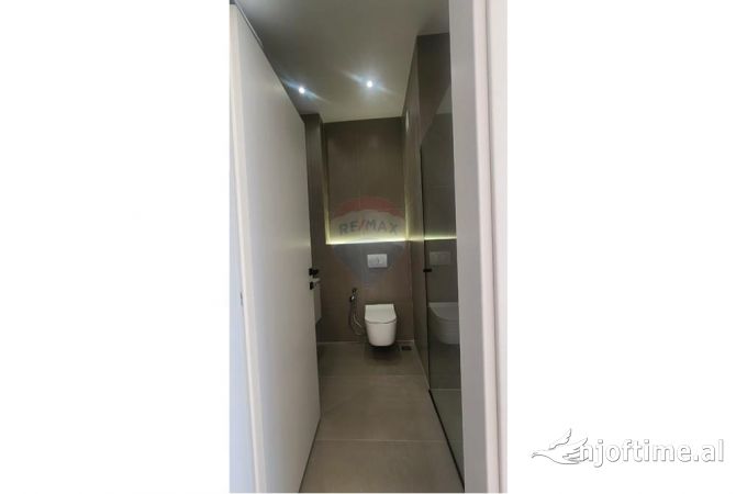 Shtepi ne shitje Apartament ne Tirane, 1+1, Mobilimi E mobiluar, Pagesa 129,000  Euro.