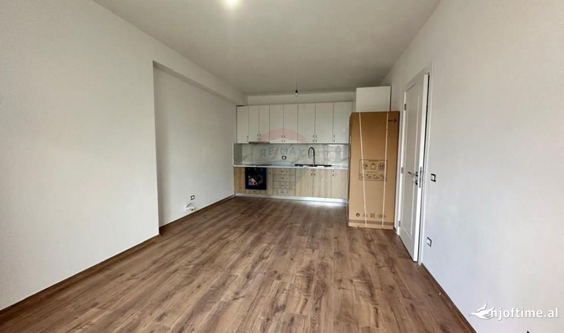 Shtepi ne shitje Apartament ne Tirane, 2+1, Mobilimi E mobiluar, Pagesa 184,000  Euro.