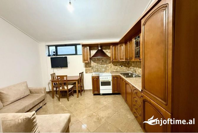 Shtepi me qera 2+1 ne Tirane - 580 Euro