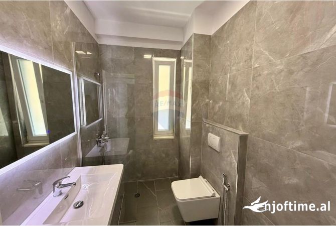 Shtepi me qera Apartament ne Tirane, 2+1, Mobilimi E mobiluar, Pagesa 600  Euro.