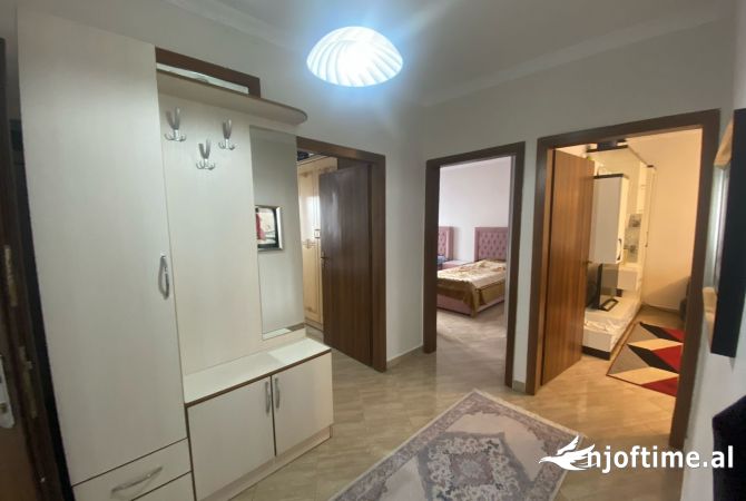 Shtepi ne shitje Apartament ne Tirane, 2+1, Mobilimi E mobiluar, Pagesa 117,000  Euro.