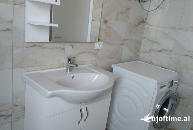Shtepi me qera Apartament ne Tirane, 1+1, Mobilimi E mobiluar, Pagesa 400  Euro.