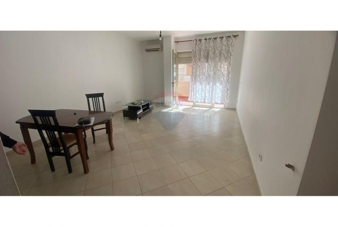 Shtepi me qera 2+1 ne Tirane - 550 Euro