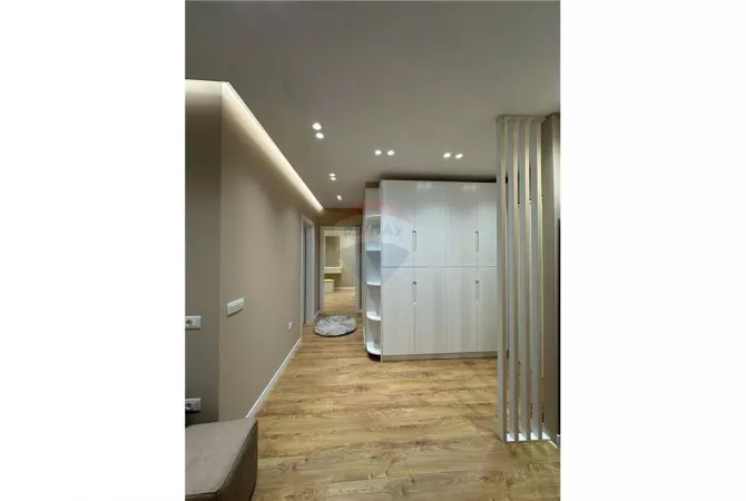 Shtepi me qera 2+1 ne Tirane - 1,200 Euro