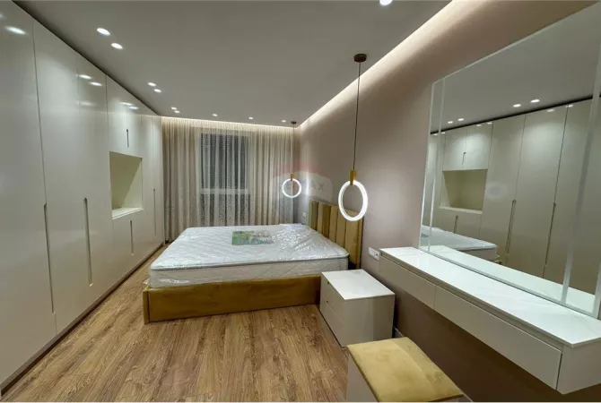Shtepi me qera 2+1 ne Tirane - 1,200 Euro