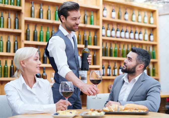 Job Offers in Vlora, Profession Kamarier/e dhe Picajol , , Payment By Agreement.