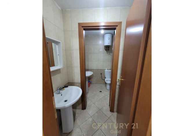 Ambient biznesi me qera 3+1 ne Tirane - 180 Euro