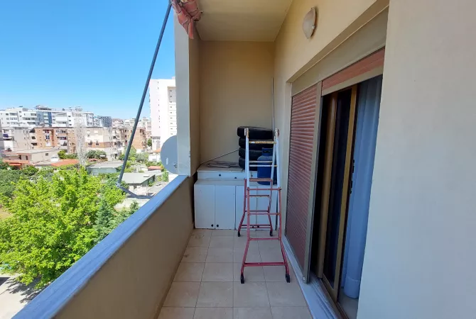Shtepi ne shitje Apartament ne Vlore, 2+1, Mobilimi E mobiluar, Pagesa 15,000,000  Leke.