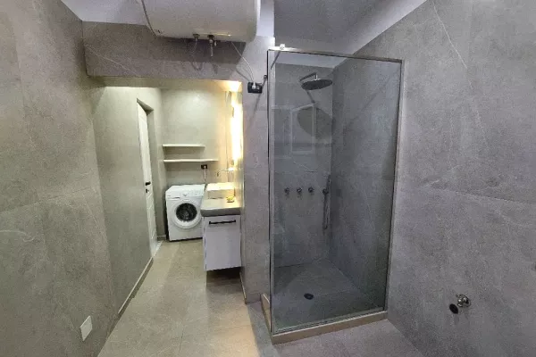 Shtepi me qera Shtepi Private ne Vlore, 1+1, Mobilimi E mobiluar, Pagesa 320  Euro.