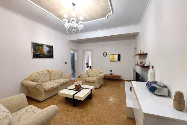 Shtepi me qera 1+1 ne Vlore - 320 Euro