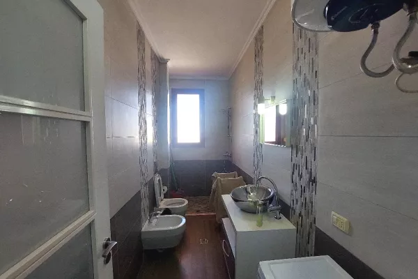 Shtepi ne shitje Apartament ne Vlore, 1+1, Mobilimi E mobiluar, Pagesa 110,000  Euro.