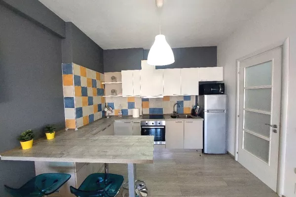 Shtepi ne shitje Apartament ne Vlore, 1+1, Mobilimi E mobiluar, Pagesa 110,000  Euro.